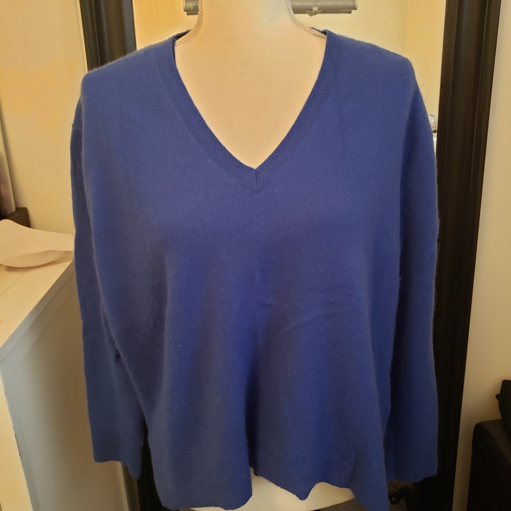 Michael Kors vneck high-low sweater